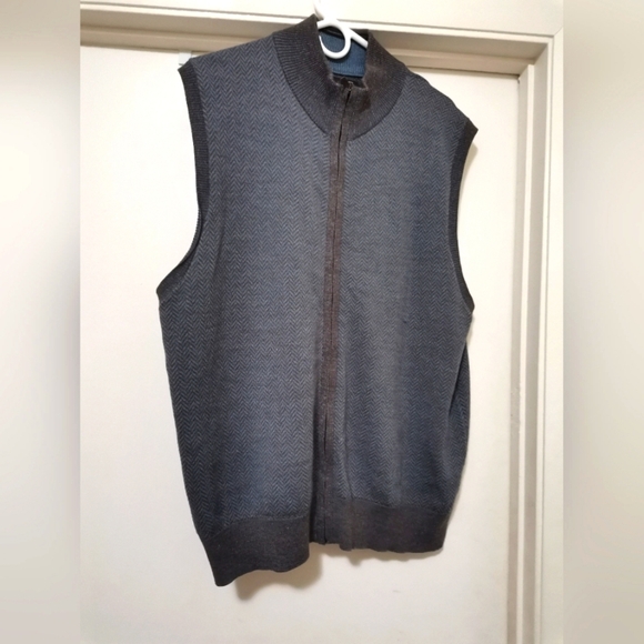 Black Brown 1826 Mens 100% Merino Wool Sleeveless  Sweater Vest - Picture 1 of 8